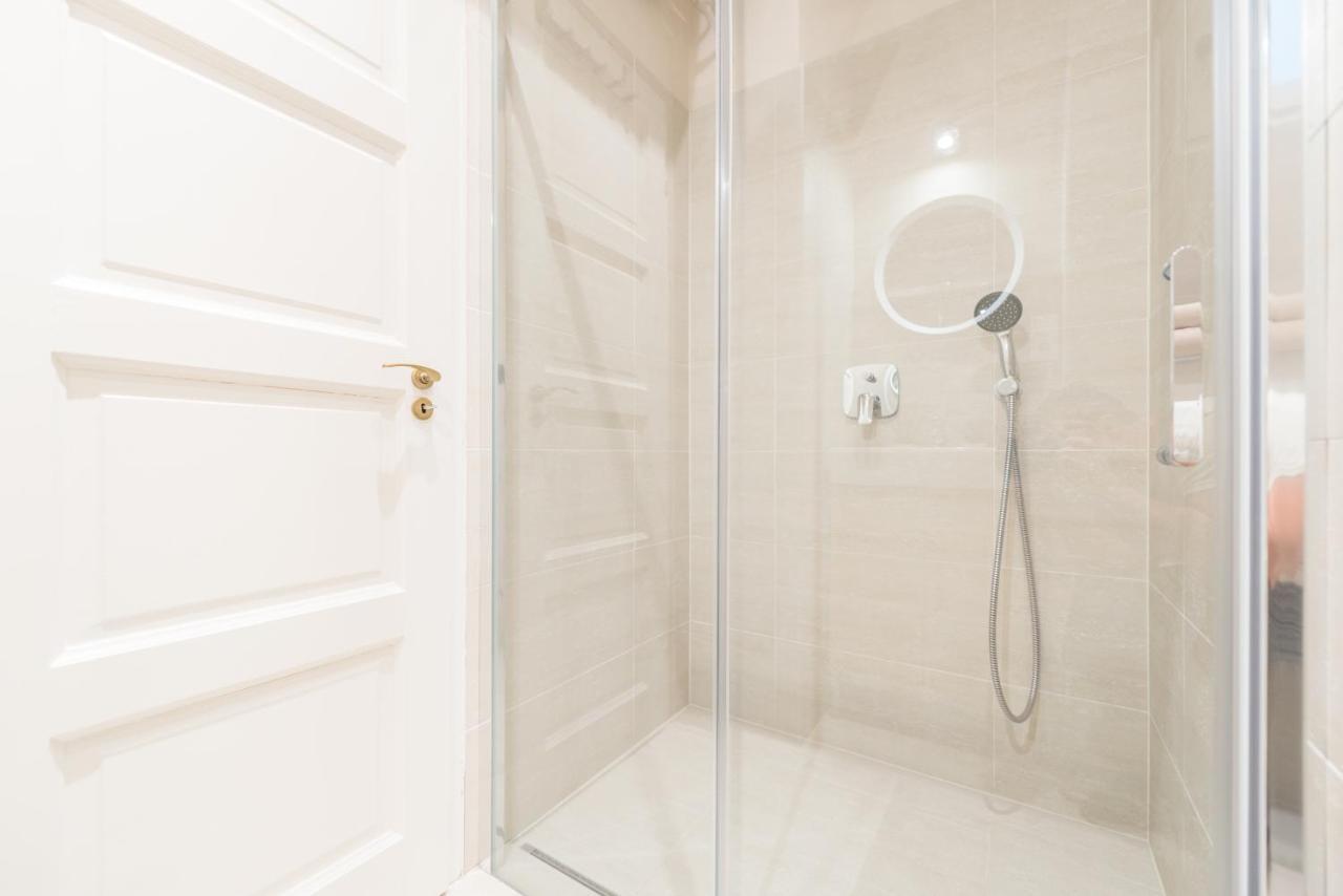 Downtown Heart 3 Bdr, 2 Bath, A/C Apartment Budapest Exterior photo
